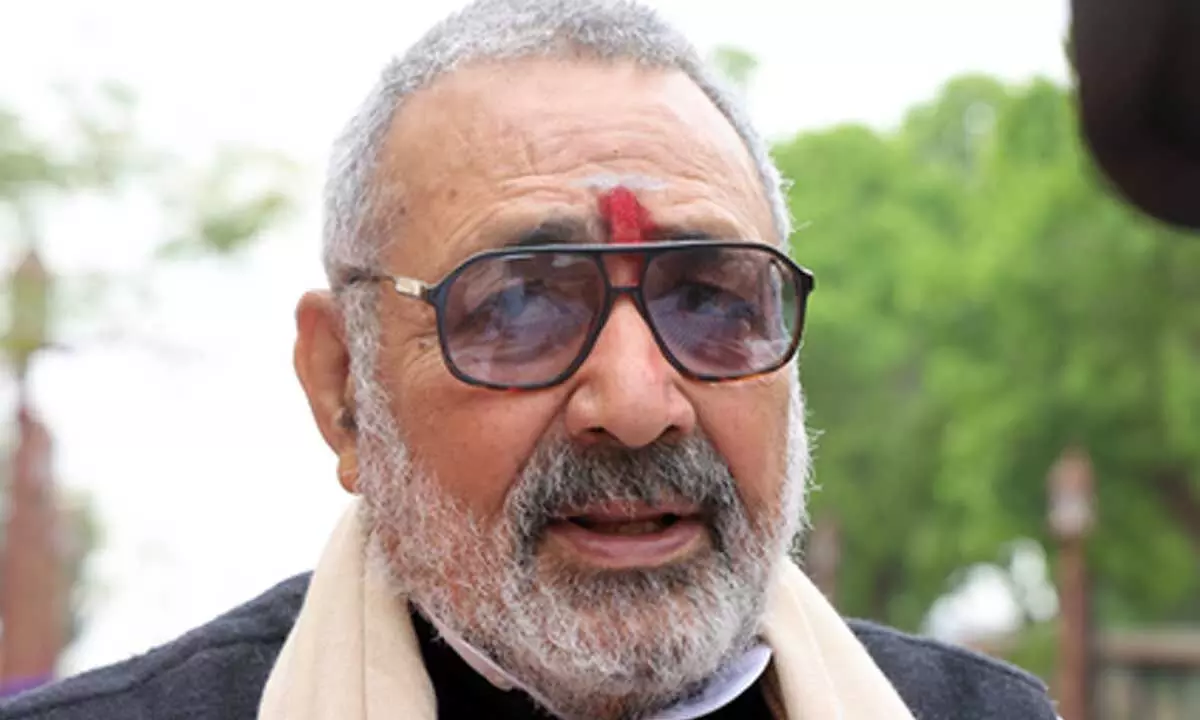 Giriraj Singh Targets Mamata Banerjee, Accuses Her of ‘Setting Narrative’ Against Election Commission