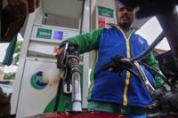 Pakistan Revises Fuel Prices at Midnight; Public Gathers at Pumps Amid Record High Rates