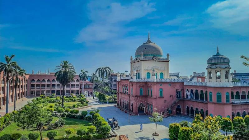 Darul Uloom Deoband Imposes Complete Ban on Smartphones in Hostels
