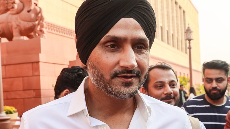 Cracks Within AAP: Signs of Rebellion Emerge Before Major Political Rift