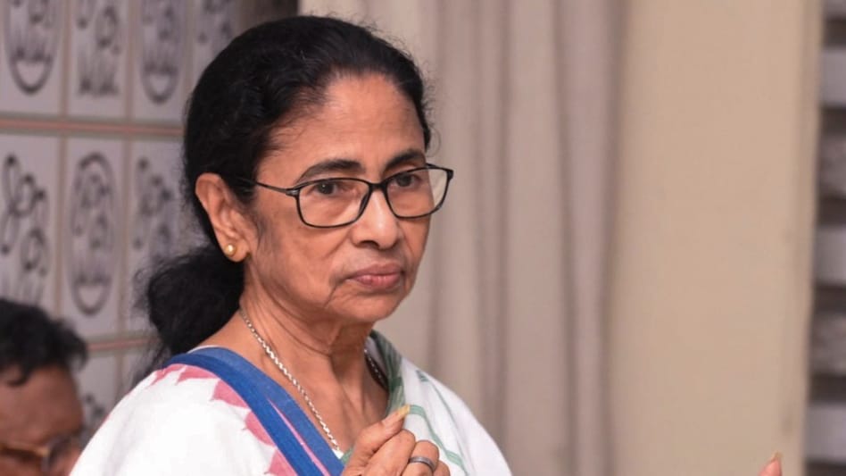 TMC Faces Growing Turmoil as MP Kakoli Ghosh, Six MLAs Attend CM Suvendu Adhikari’s Meeting Amid Mass Resignations