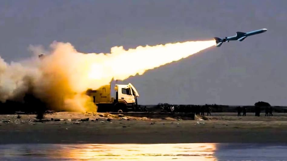 US-Iran Tensions Escalate? Second Missile Attack on US Base in Kuwait Within Two Hours