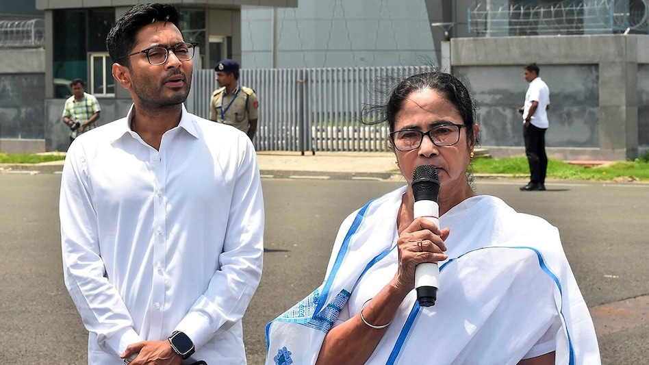 Operation Crown Prince’ Shakes TMC: Why Did Abhishek Banerjee Rush to Delhi Ahead of Mamata Banerjee?