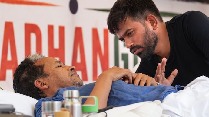 Sonam Wangchuk's Health Deteriorates on 11th Day of Hunger Strike at Jantar Mantar