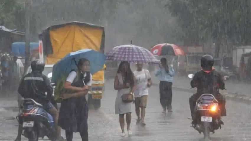 Heavy Rain Alert Issued for Over 30 Districts in Uttar Pradesh; IMD Warns of Strong Winds and Lightning