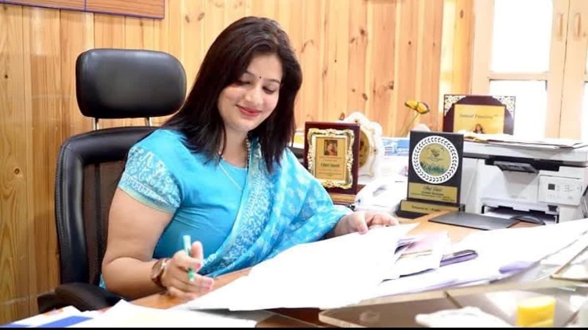 Himachal Pradesh Transfers 17 IAS, 22 HAS Officers; SDM Oshin Sharma Moved to Ayush Department