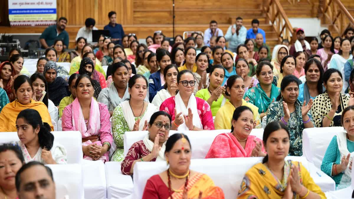उत्तराखंड में मुख्यमंत्री एकल महिला स्वरोजगार योजना के दूसरे चरण का शुभारंभ, 488 महिलाओं को ₹2.76 करोड़ की सहायता