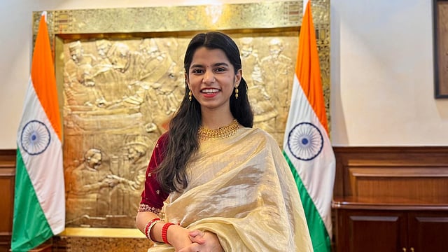 BJP MLA Maithili Thakur Backs Dharmendra Pradhan After Resignation