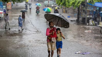 Delhi Receives Fresh Spell of Rain, IMD Issues Orange Alert for Next Few Hours