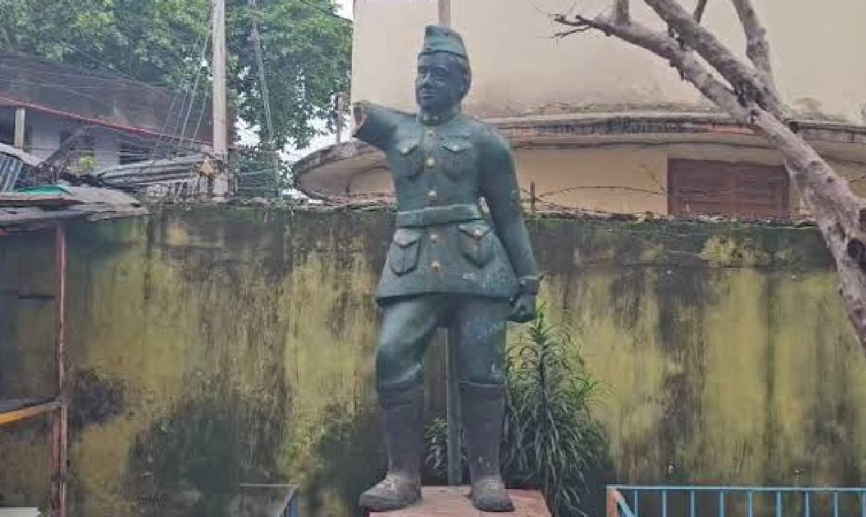 Netaji Statue Damaged in Kolkata Amid Rising Controversy