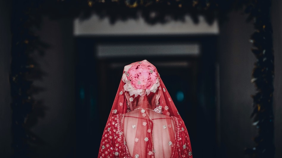 Bride Allegedly Assaulted by Husband During Andaman Honeymoon Over Periods; FIR Filed in Gorakhpur