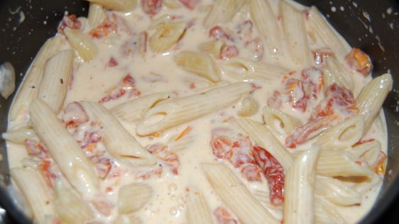 Pasta With Spicy Sun Dried Tomato Cream Sauce recipe