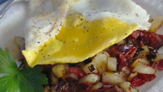 Corned Beef Hash With Fried Or Poached Egg recipe