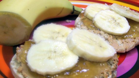 Healthful Breakfast Pizzas recipe