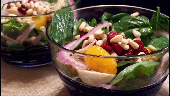 Spinach Mushroom And Red Onion Salad recipe