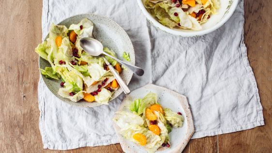 Green Salad With Pomegranate And Mandarin recipe