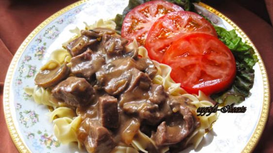 Slow Cooker Beef Tips And Noodles recipe