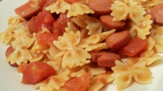 Hot Dogs Noodles And Tomatoes recipe