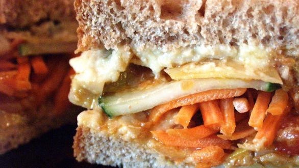 Lunchbox Hummus Vegetable Sandwich recipe