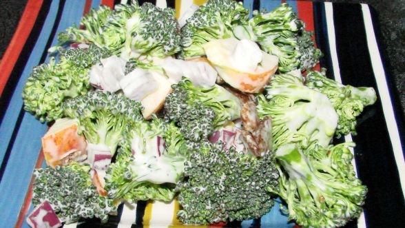Fresh Broccoli And Apple Salad recipe