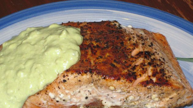 Salmon With Creamy Avocado Sauce recipe