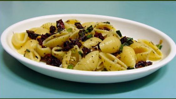 Garlic Sun Dried Tomato Pasta recipe