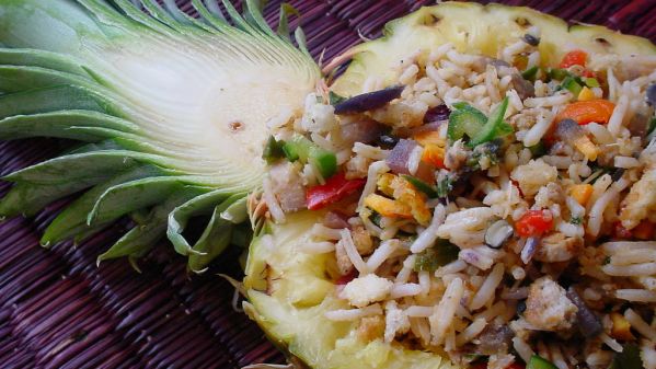 Thai Pineapple Fried Rice Pad Kao Saparod recipe