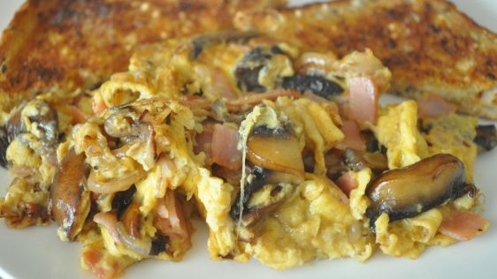 Scrambled Eggs And Mushrooms 1953 recipe