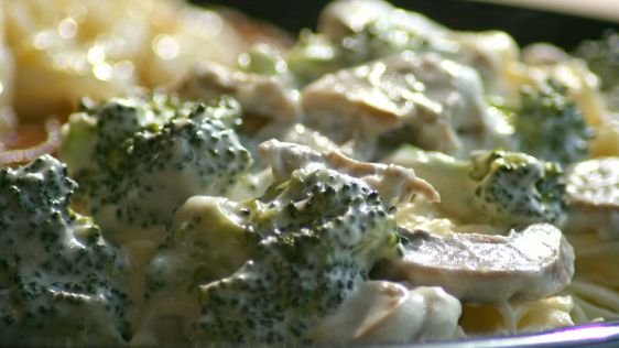 Alfredo Pasta Primavera recipe