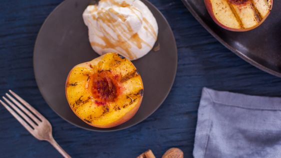 Grilled Peaches With Whipped Cream And Caramel recipe