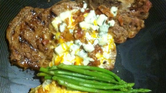 Steak With Blue Cheese Sauce recipe