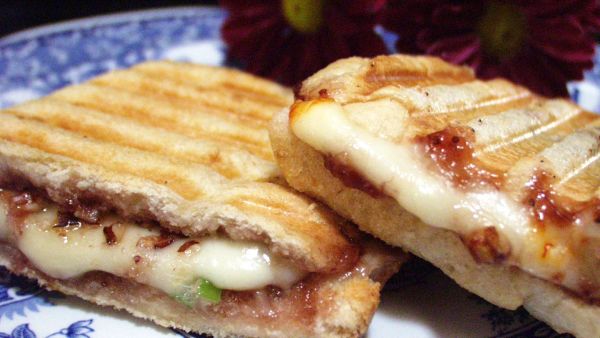 Raspberry Grilled Cheese Sandwiches recipe